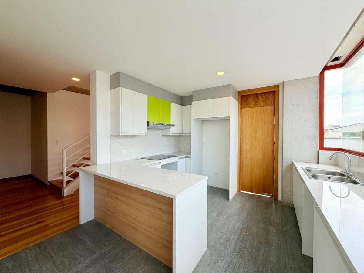 Quito Tenis, Departamento Duplex en Venta, 177.38 m², 3 Habitaciones — imagen 4