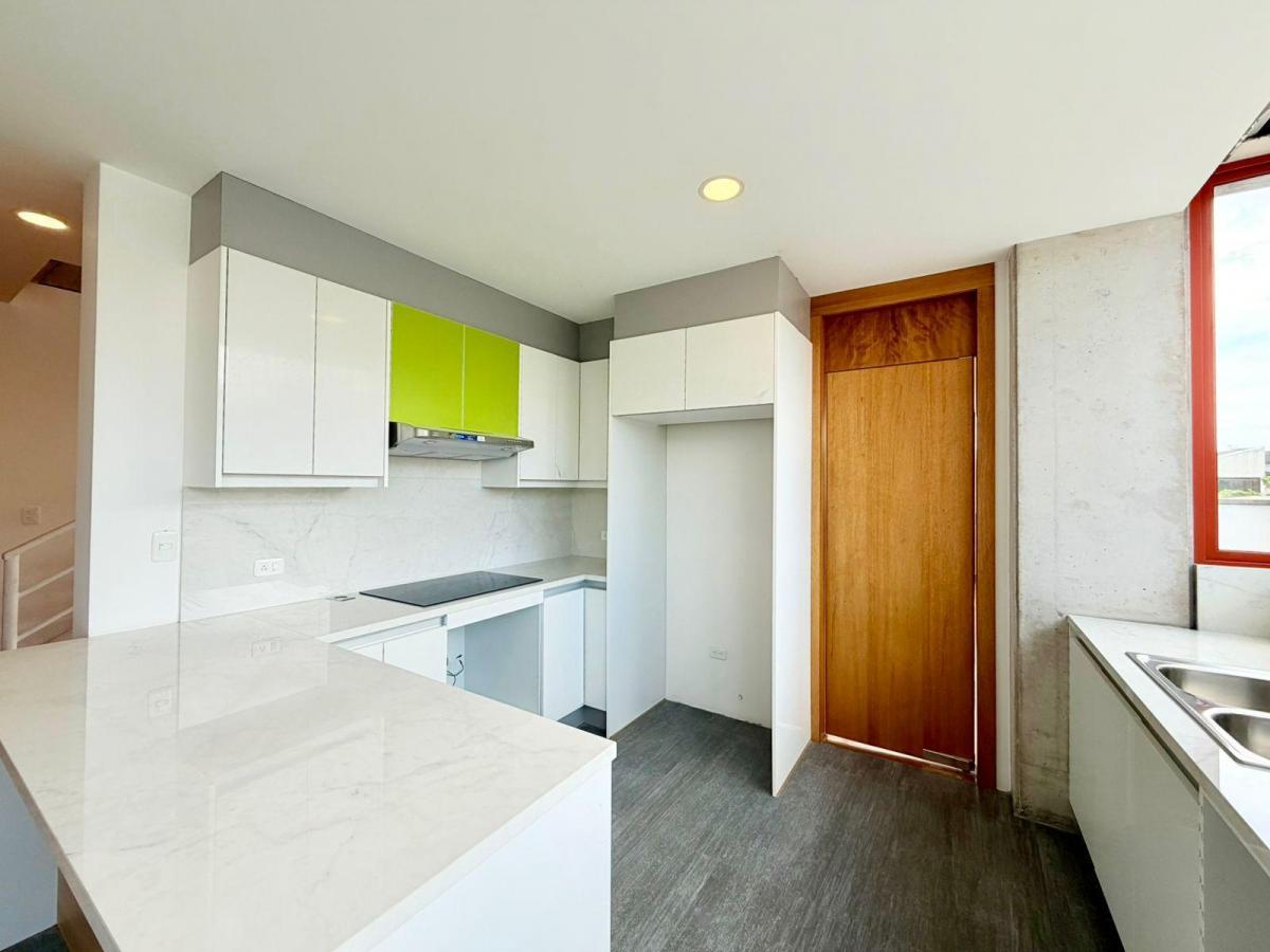 Quito Tenis, Departamento Duplex en Venta, 177.38 m², 3 Habitaciones — imagen 2