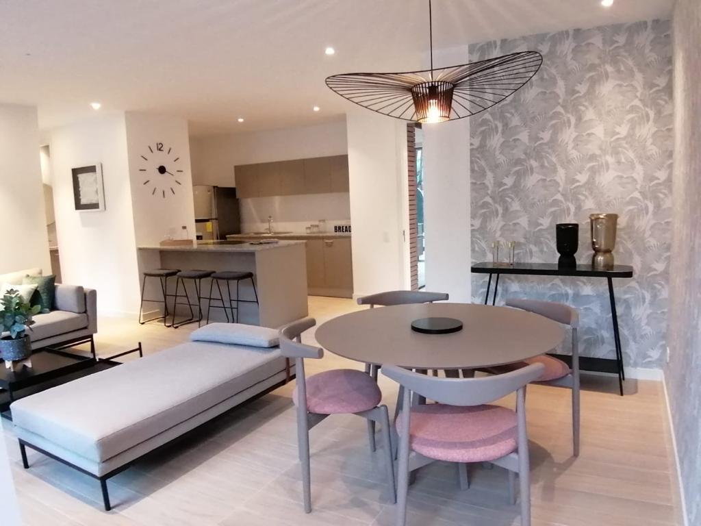 Scc. Venta Estudio de 33,5 m² con Terraza de 4,4 m². Piso 7 – Cumbayá. Proyecto Botániqo — imagen 7