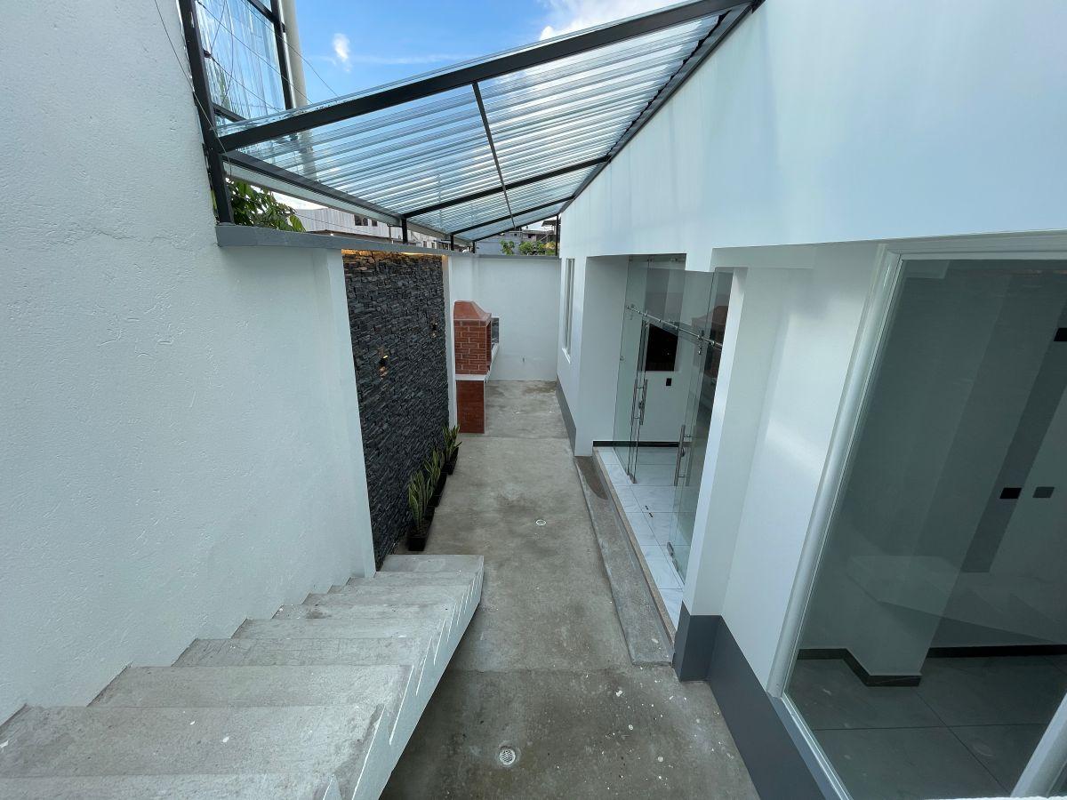 Casa con Bases Para 3 Pisos Mas — imagen 8