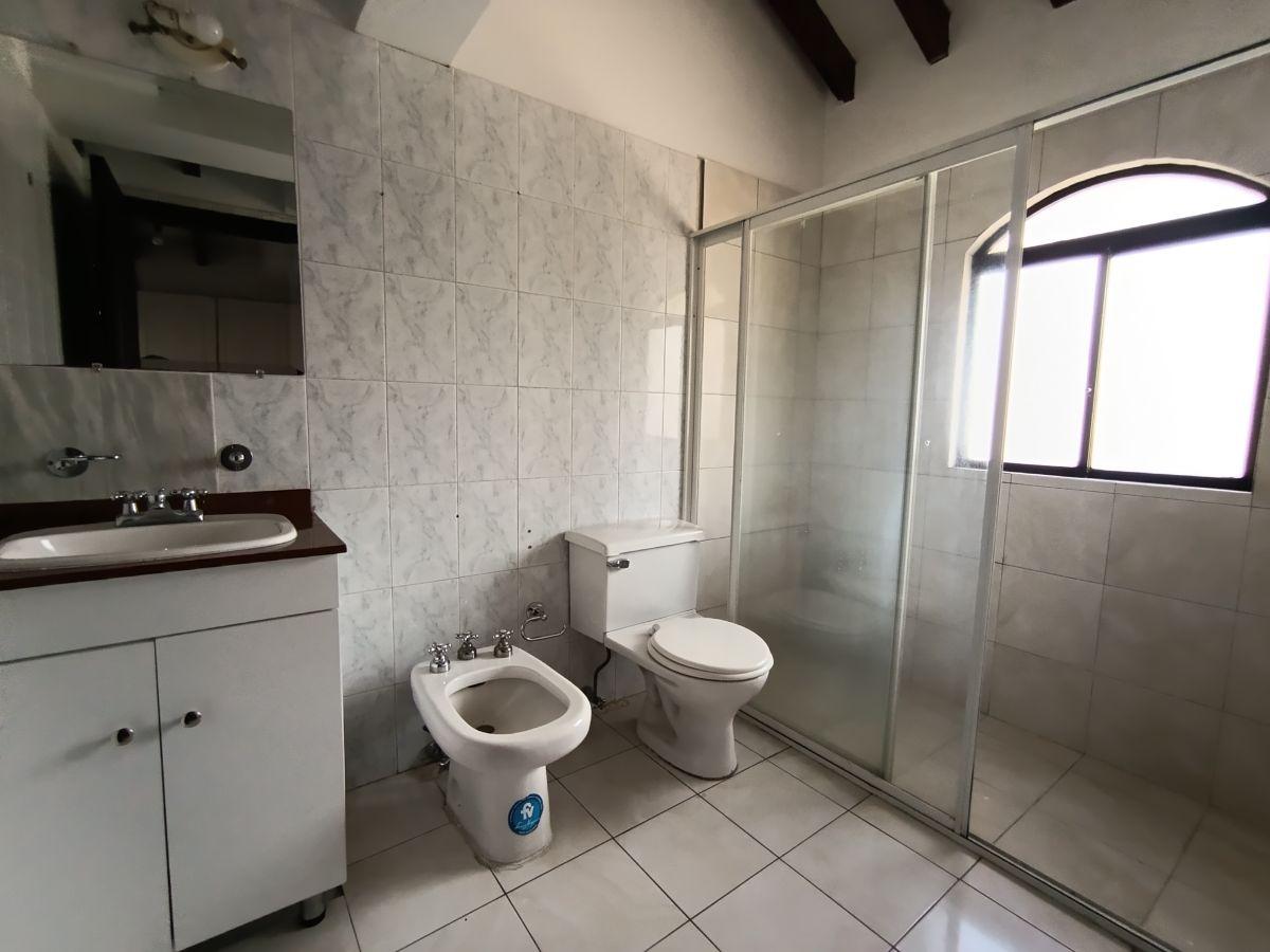 Arriendo o Vendo Casa en Cumbaya a un Minuto del Paseo San Francisco — imagen 3