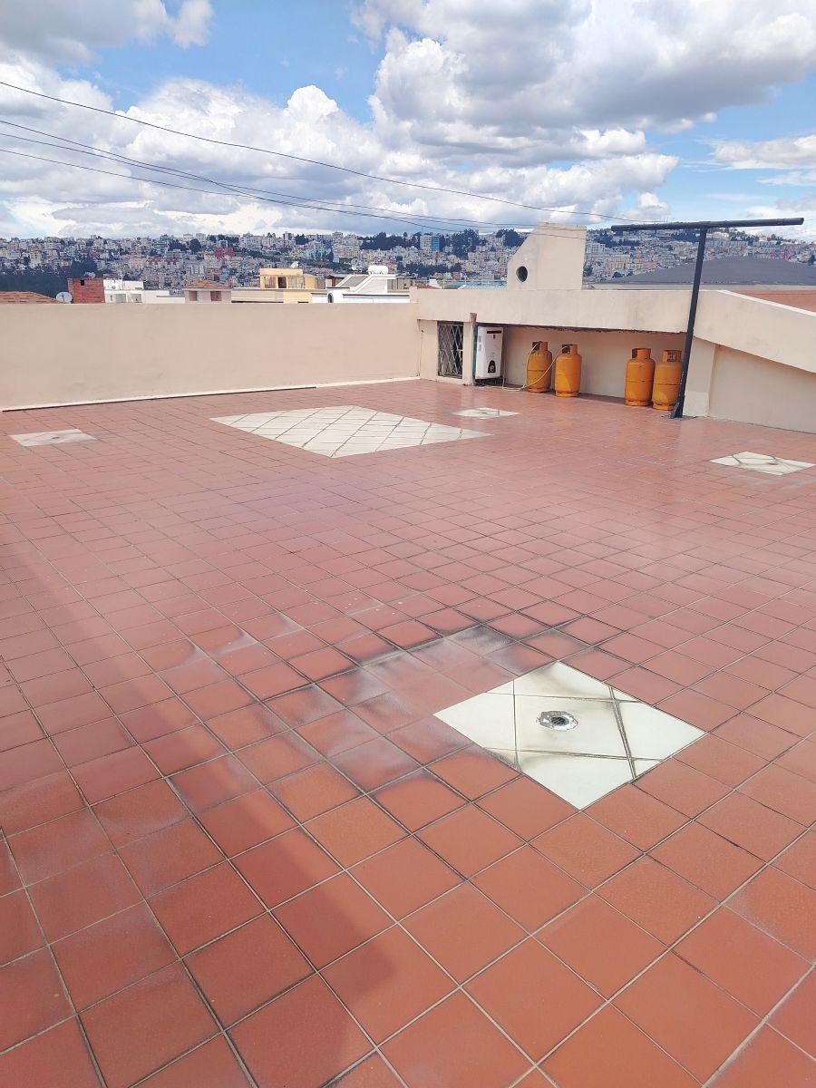 Vendo Casa con 3 Departamento Urbanizacion El Condado — imagen 9
