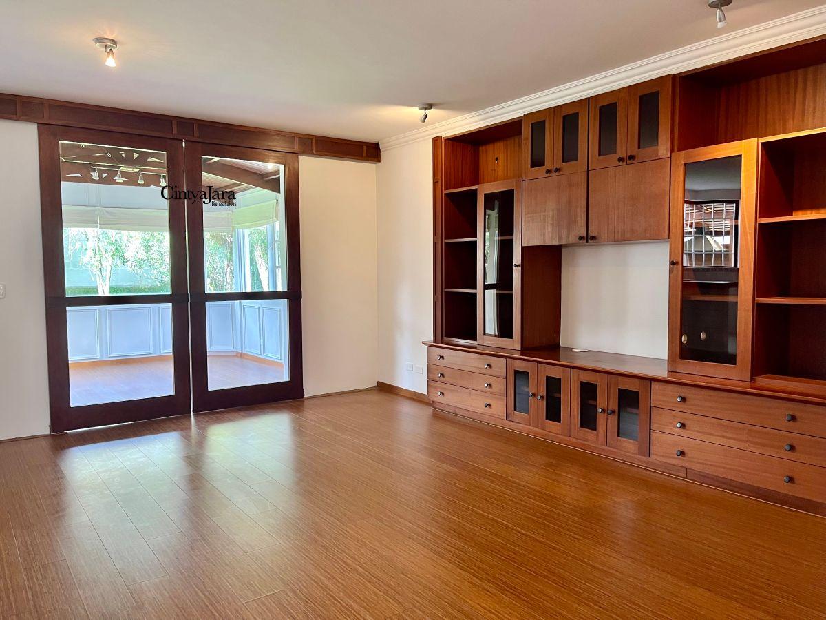 Casa en Venta, 4 Dorm., Amplio Jardín, Estudio, Estar. Urbanización Cumbaya — imagen 10