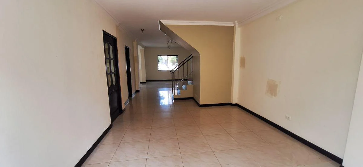 Ciudad Celeste Casa con 3 Habitaciones en Venta en Samborondón, Guayas — imagen 2