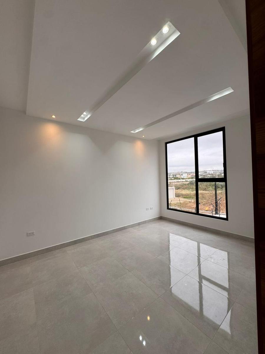 Venta Casa Al Norte - Montecristi, Manabí — imagen 2