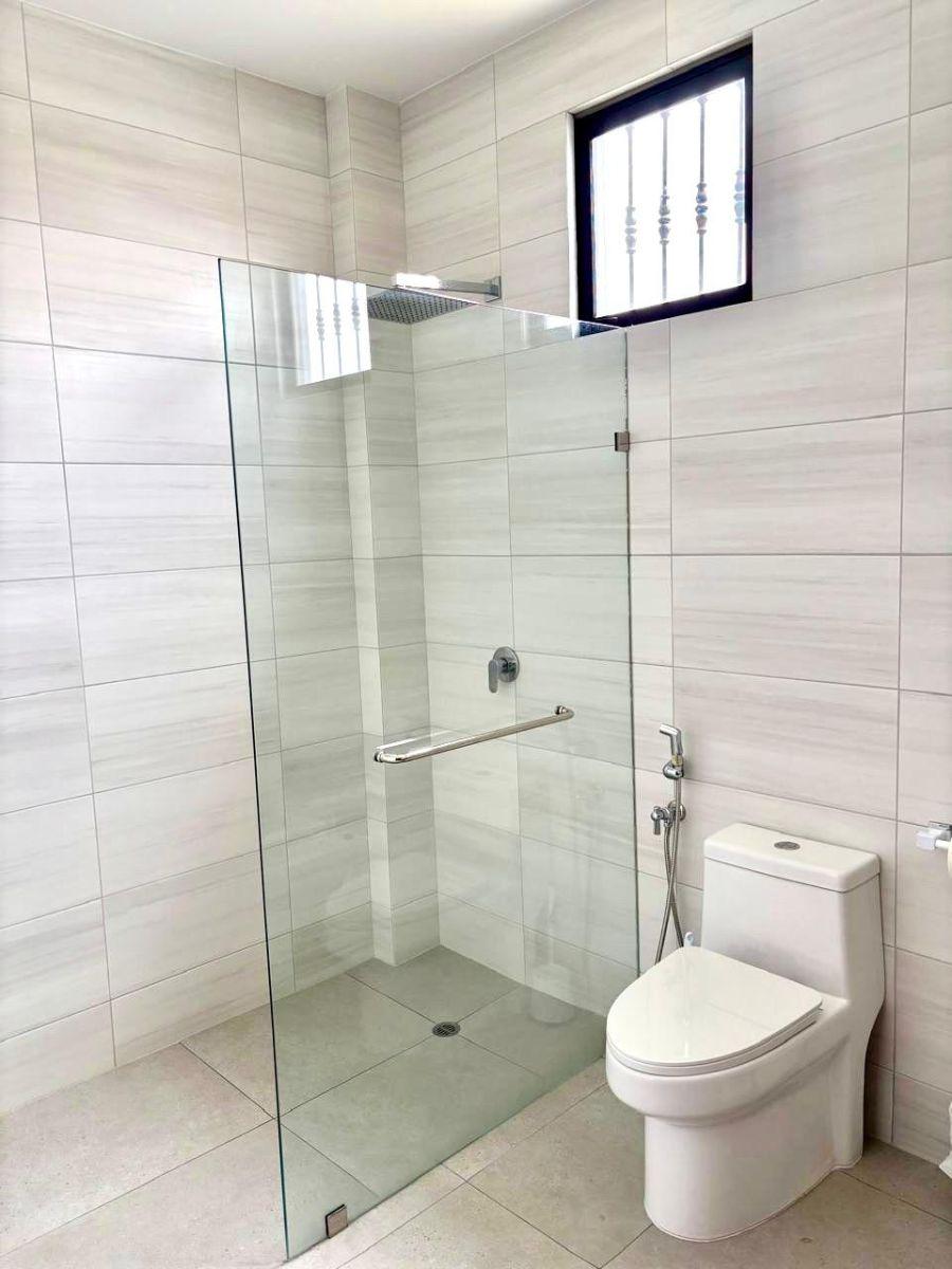 Samborondón. Vendo Casa de Estreno, 5 Dorm., Patio Grande. Guayas — imagen 3