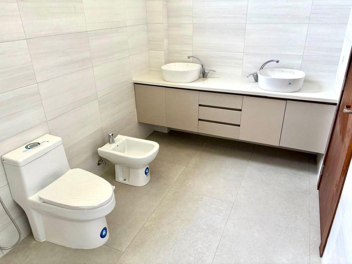 Samborondón. Vendo Casa de Estreno, 5 Dorm., Patio Grande. Guayas — imagen 2