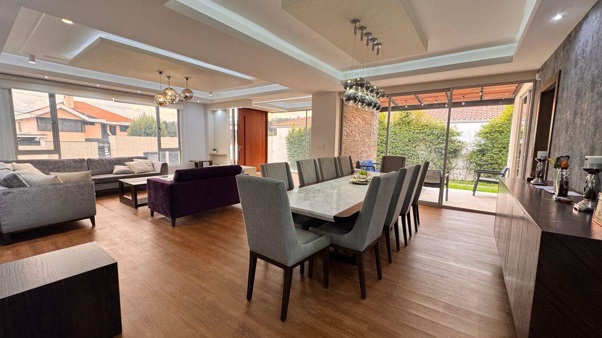 En Venta Espectacular Casa de Lujo (1 Sola Planta) con Gran Jardin, Club Los Chillos — imagen 7