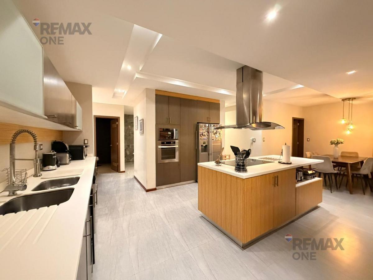 En Venta Casa de Lujo Sector El Rosal, Azuay — imagen 8