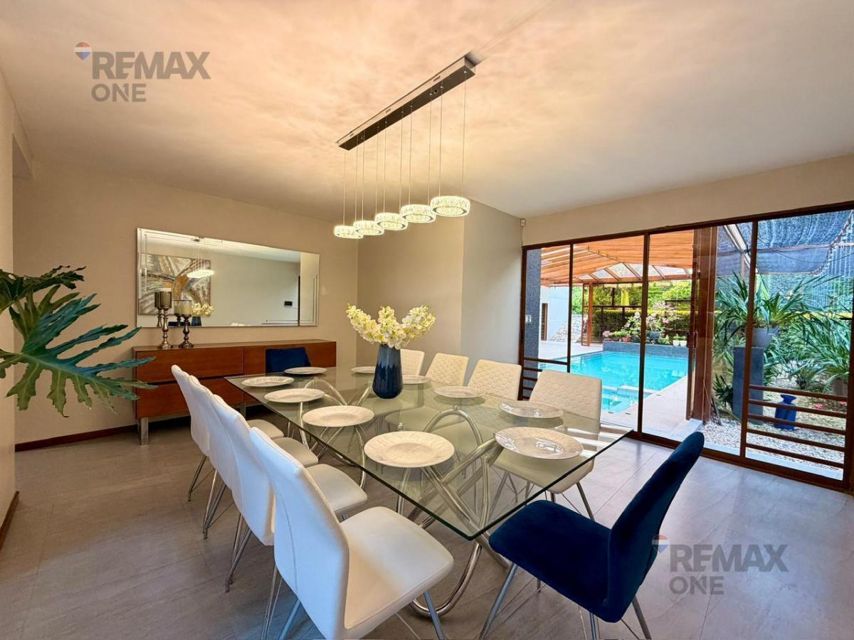 En Venta Casa de Lujo Sector El Rosal, Azuay — imagen 6