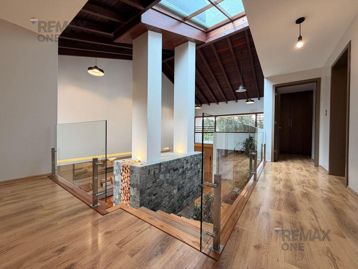 En Venta Casa de Lujo Sector El Rosal, Azuay — imagen 2