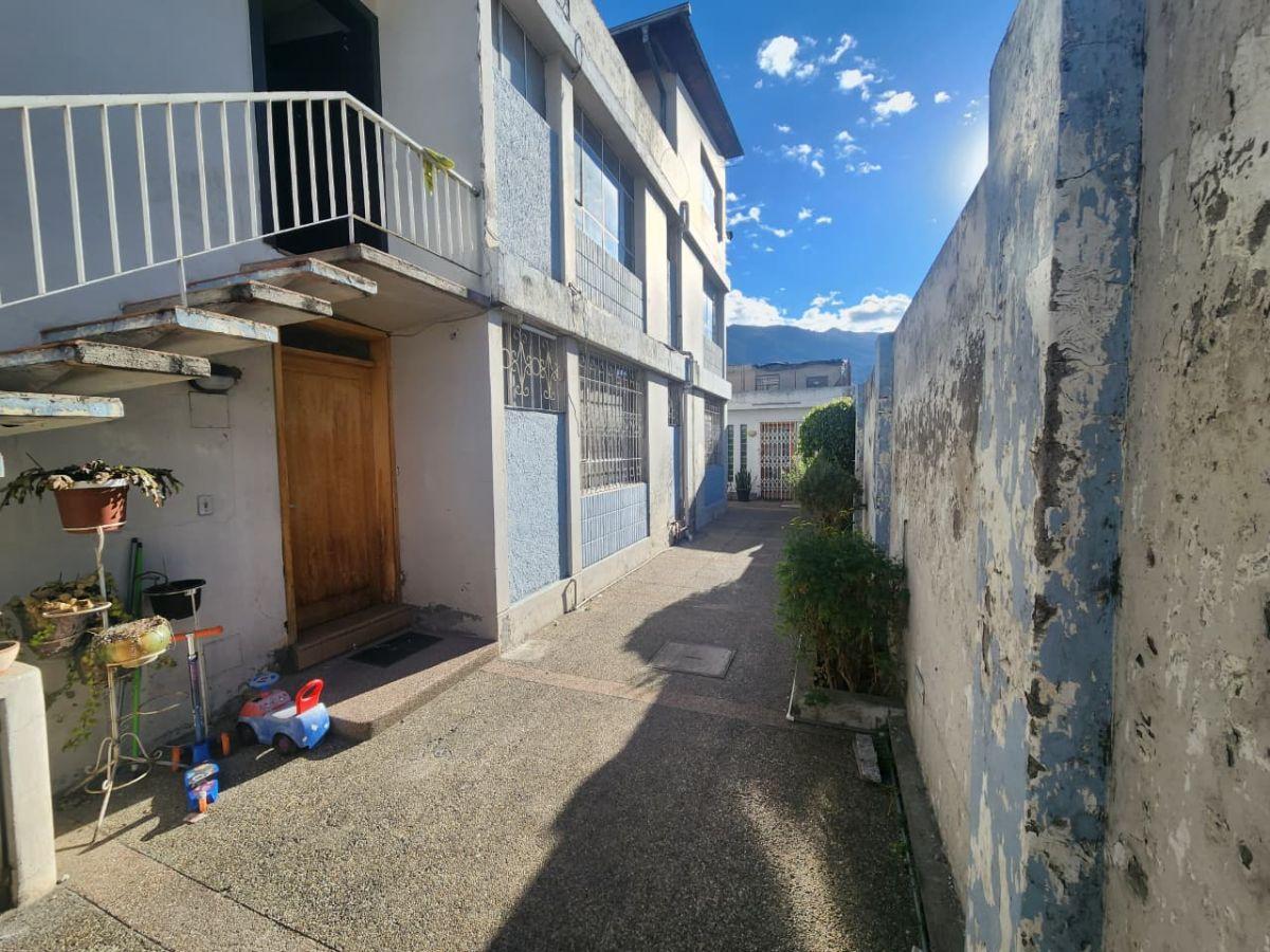 Vendo Casa Rentera con Potencial Comercial en Sector Estrategico Plaza de Toros Ideal Para Negocio — imagen 3