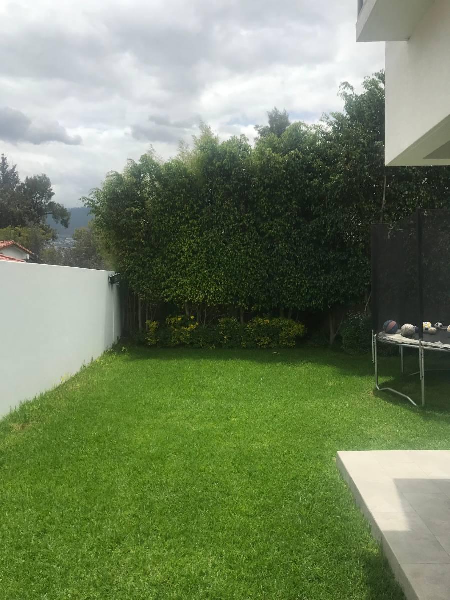 Vendo Casa Moderna, Luminosa, Amplia, 4 Dorm., Cumbaya, Urbanizacion — imagen 9