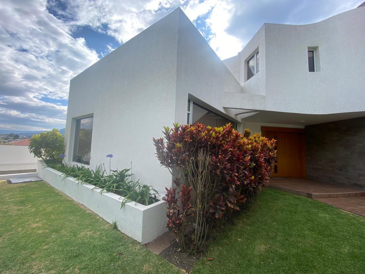 Vendo Casa Moderna, Luminosa, Amplia, 4 Dorm., Cumbaya, Urbanizacion — imagen 7