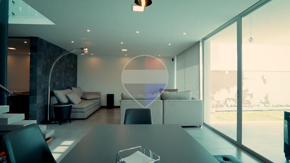 Casa de 3 Habitaciones con 425 m² en Venta en Nayón — imagen 9