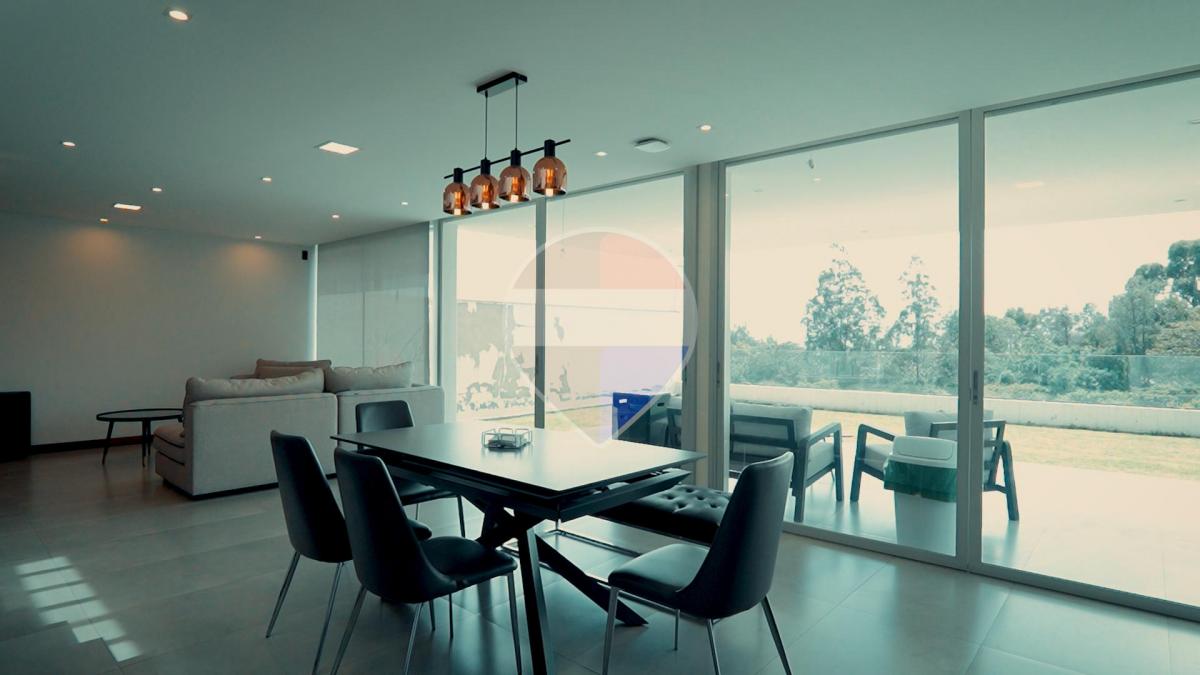 Casa de 3 Habitaciones con 425 m² en Venta en Nayón — imagen 8