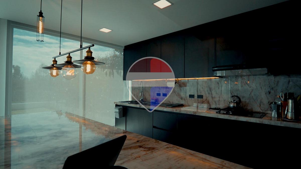 Casa de 3 Habitaciones con 425 m² en Venta en Nayón — imagen 6