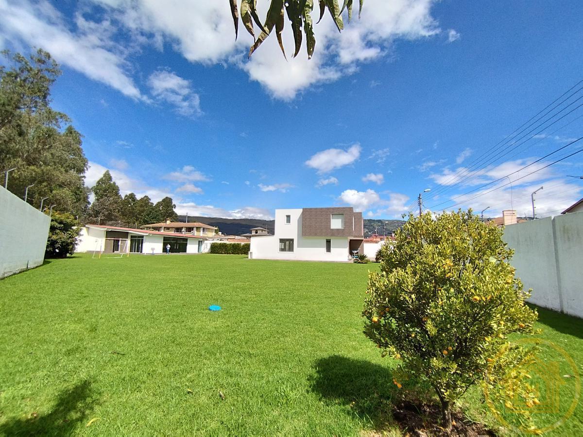 Casa Moderna en El Valle de Los Chillos, Terreno de 1550 m² con Bbq Jacuzzi, Zona de Juegos Privada — imagen 10