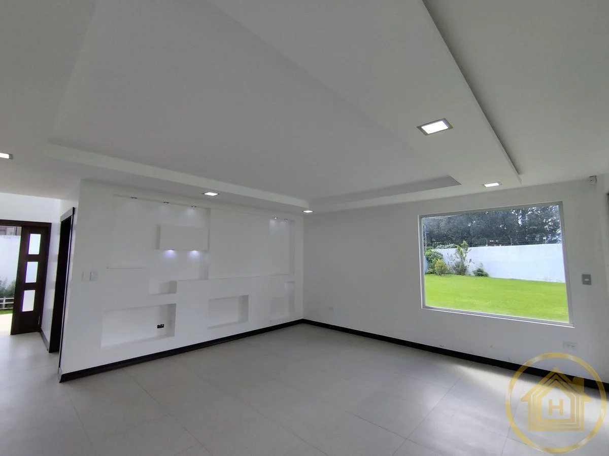 Casa Moderna en El Valle de Los Chillos, Terreno de 1550 m² con Bbq Jacuzzi, Zona de Juegos Privada — imagen 6