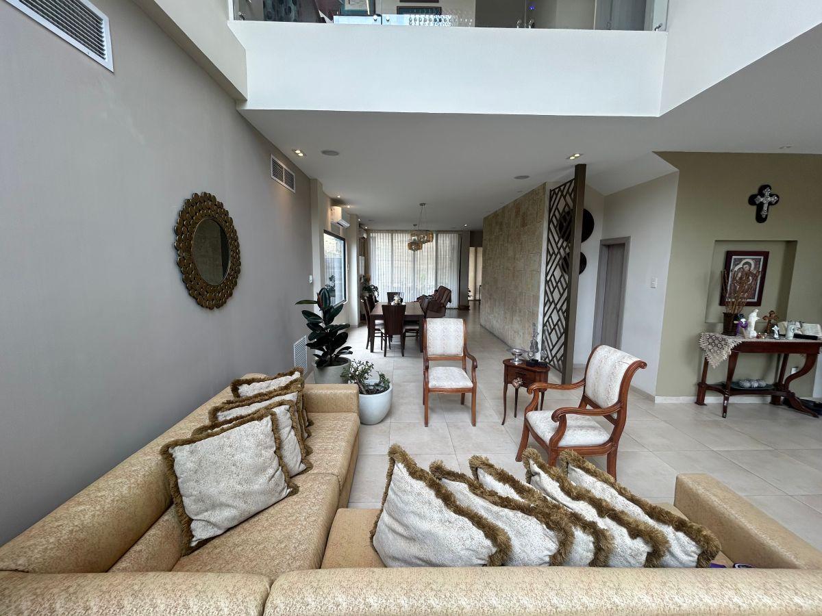 Se Vende Moderna y Elegante Casa en Urbanización El Condado – Vicolinci, Guayas — imagen 10