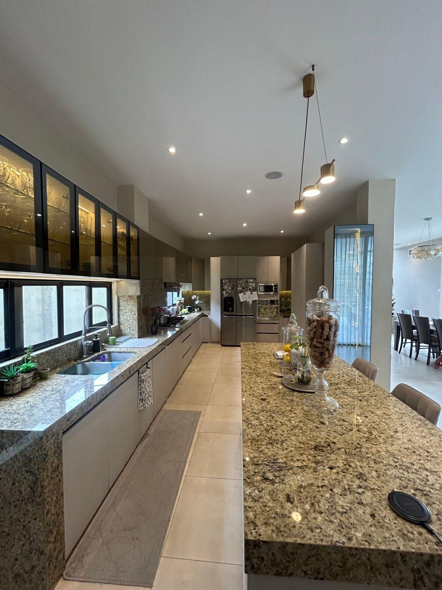 Se Vende Moderna y Elegante Casa en Urbanización El Condado – Vicolinci, Guayas — imagen 8
