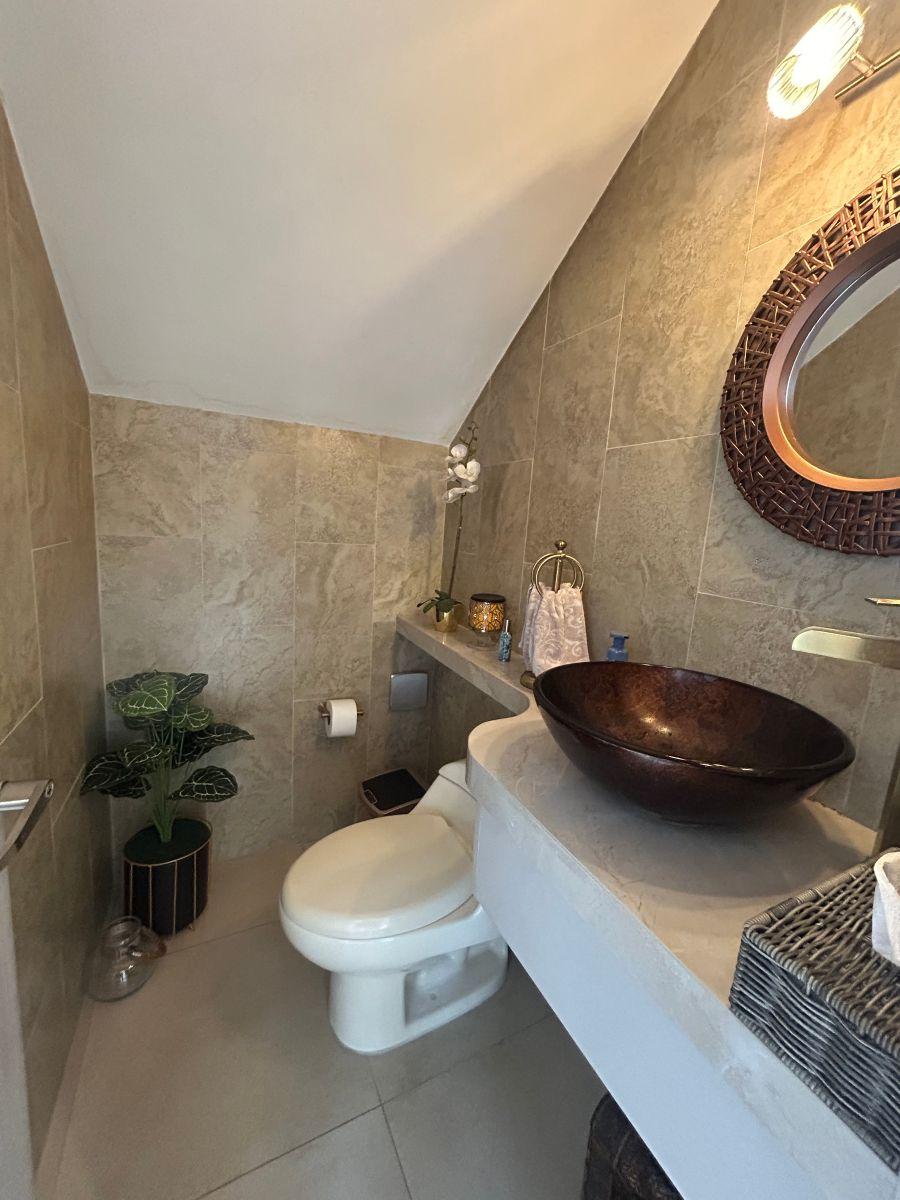 Se Vende Moderna y Elegante Casa en Urbanización El Condado – Vicolinci, Guayas — imagen 6