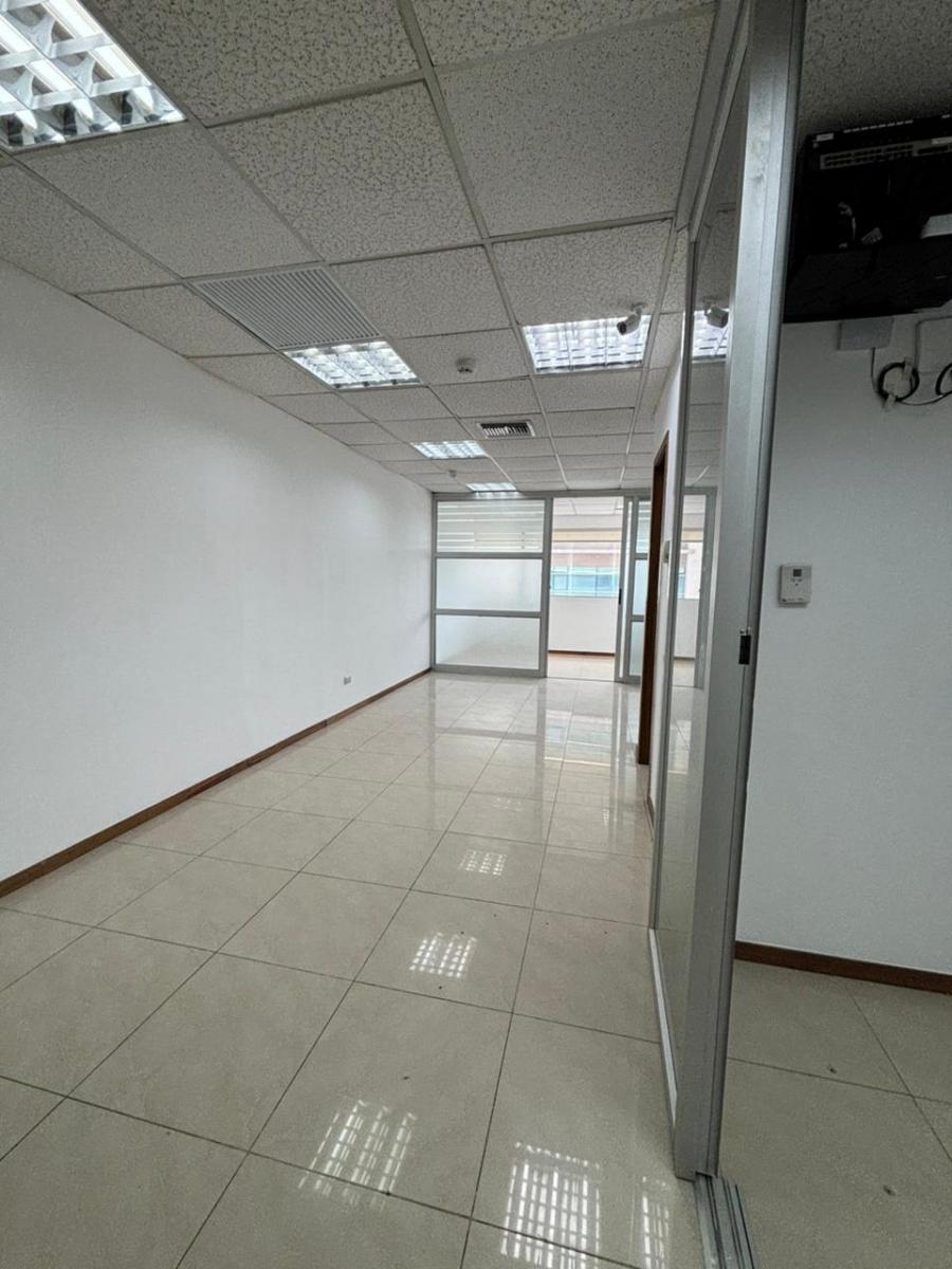 Venta Oficina Trade Building Sin Parqueo Cerca Al Mall del Sol, Guayas — imagen 7