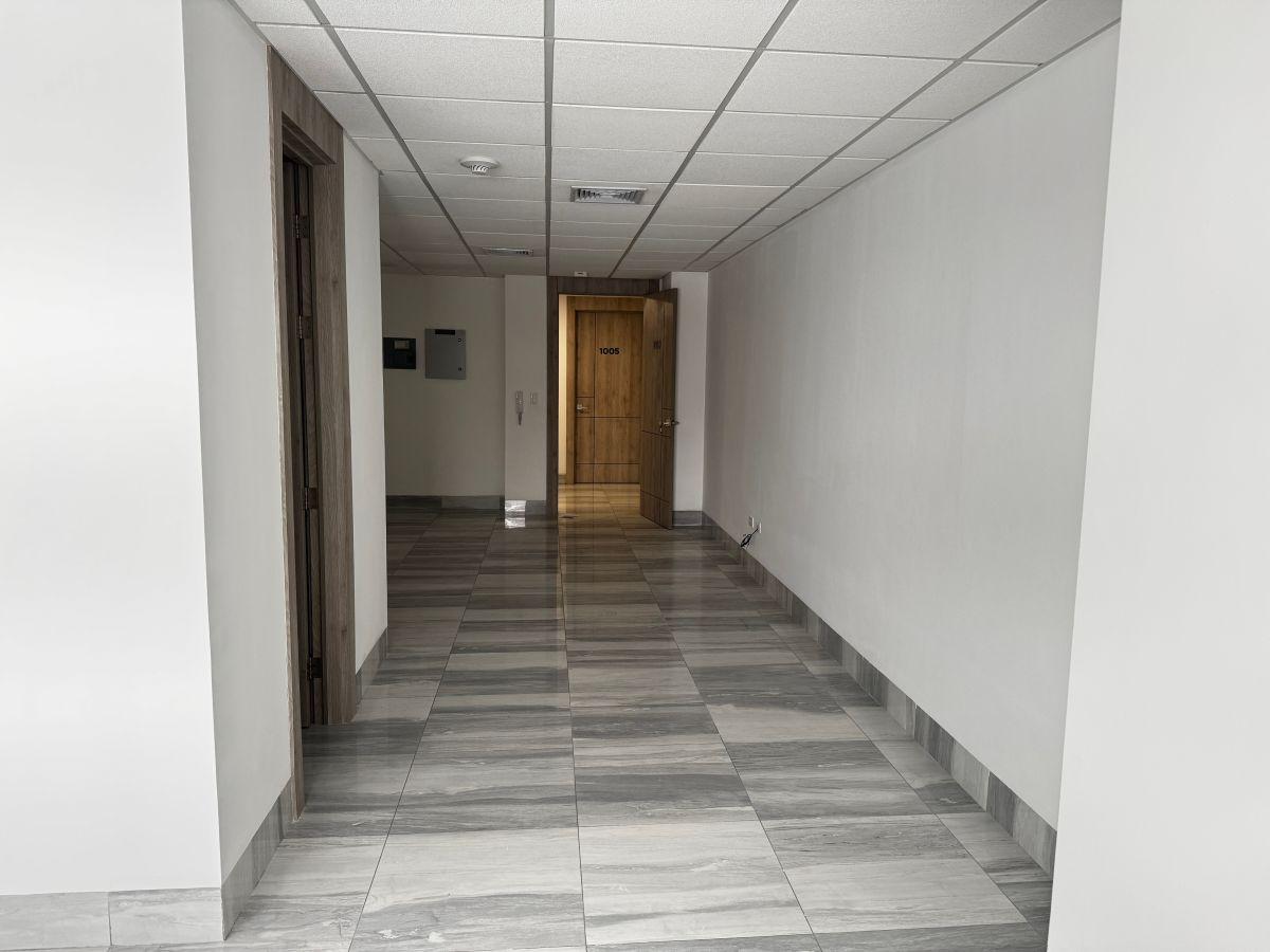 Venta de Oficina en El Ed. Platinium II Av León Febres Cordero, Guayas — imagen 7