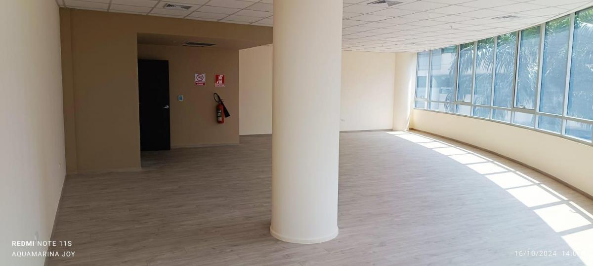 Ed. Pacifica Center. Centro Empresarial Colon, Vendo Oficina, Guayas — imagen 2