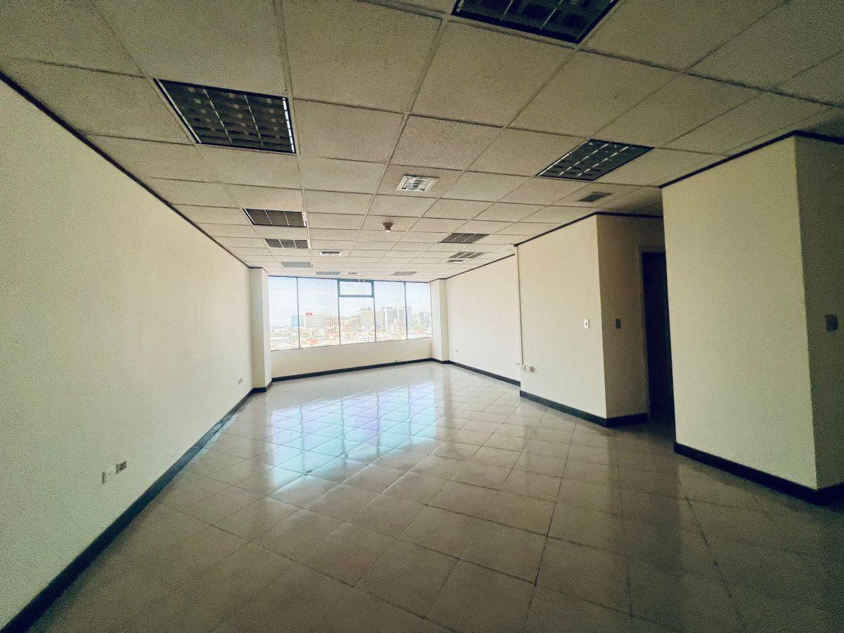 Vendo o Alquilo Oficina Executive Center, Guayas — imagen 9