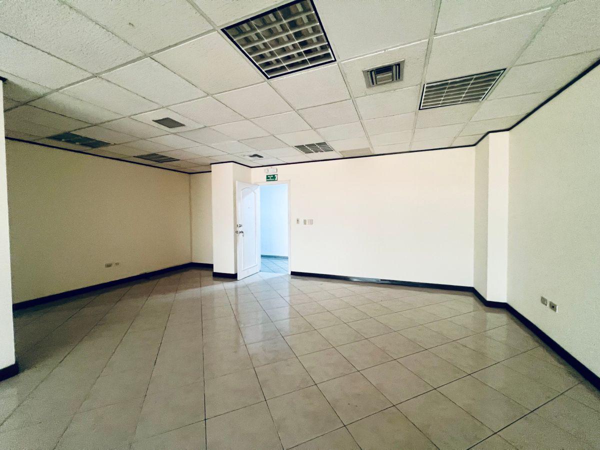 Vendo o Alquilo Oficina Executive Center, Guayas — imagen 2