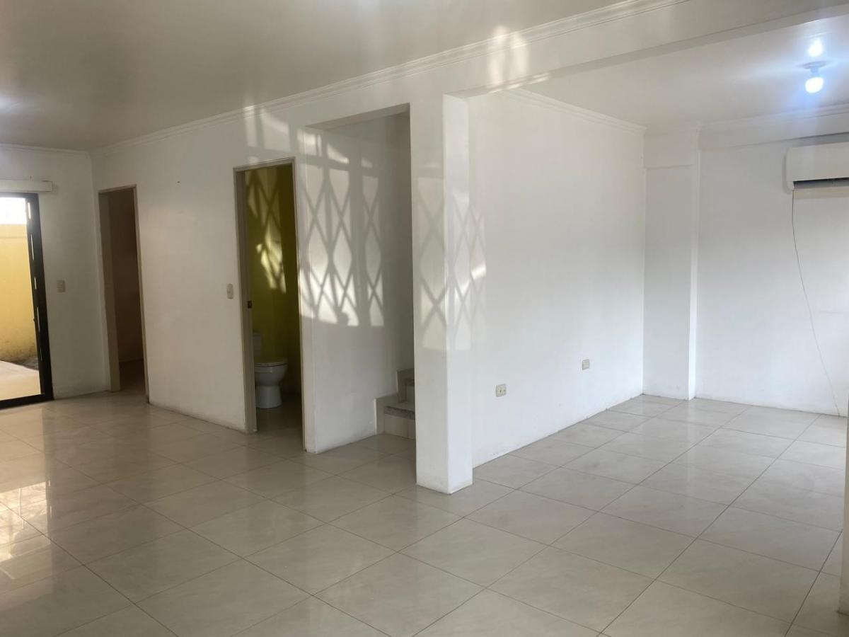 Venta de Casa en Urbanizacion Volare - Av Leon Febres Cordero / A. Quinde, Guayas — imagen 5