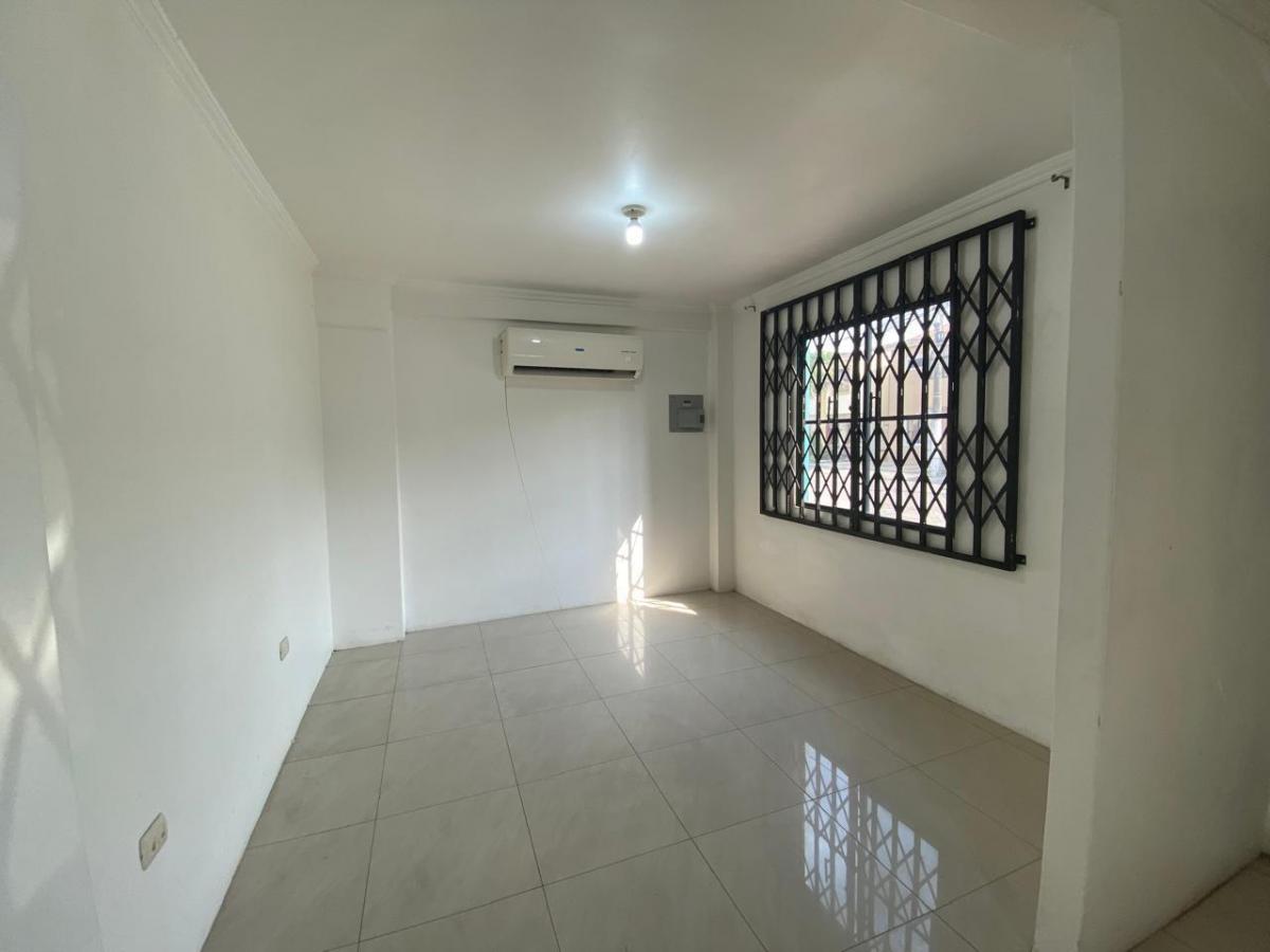 Venta de Casa en Urbanizacion Volare - Av Leon Febres Cordero / A. Quinde, Guayas — imagen 2