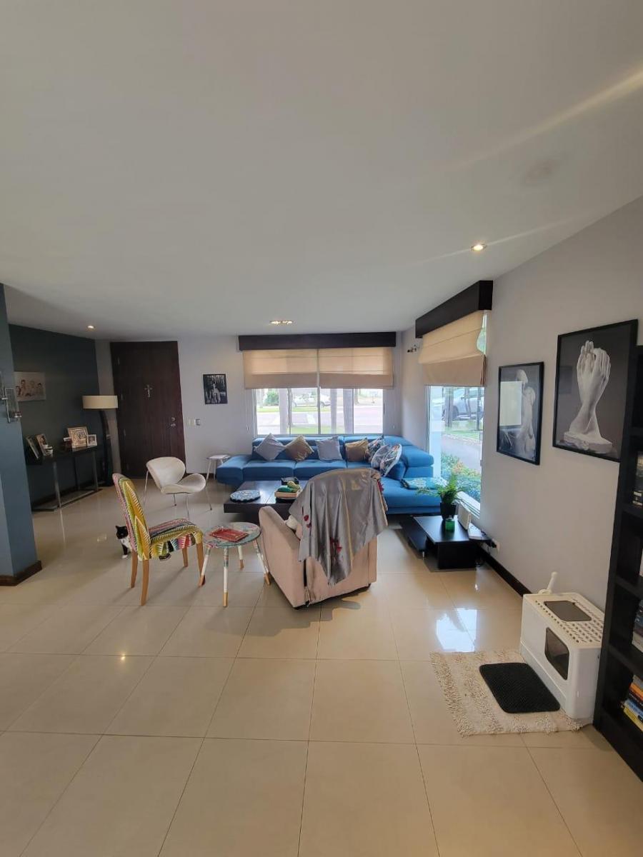 En Venta Amplia Casa Esquinera en Urbanización Terrasol, Km, 5 Via a Samborondón, Guayas — imagen 6