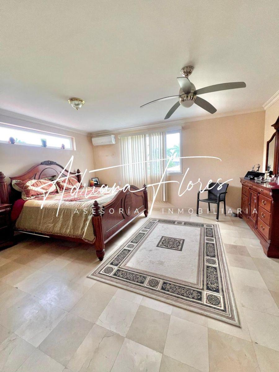Exclusiva Vivienda en Urbanización Vista Al Parque – Samborondón, Guayas — imagen 10