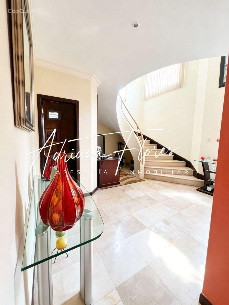 Exclusiva Vivienda en Urbanización Vista Al Parque – Samborondón, Guayas — imagen 7