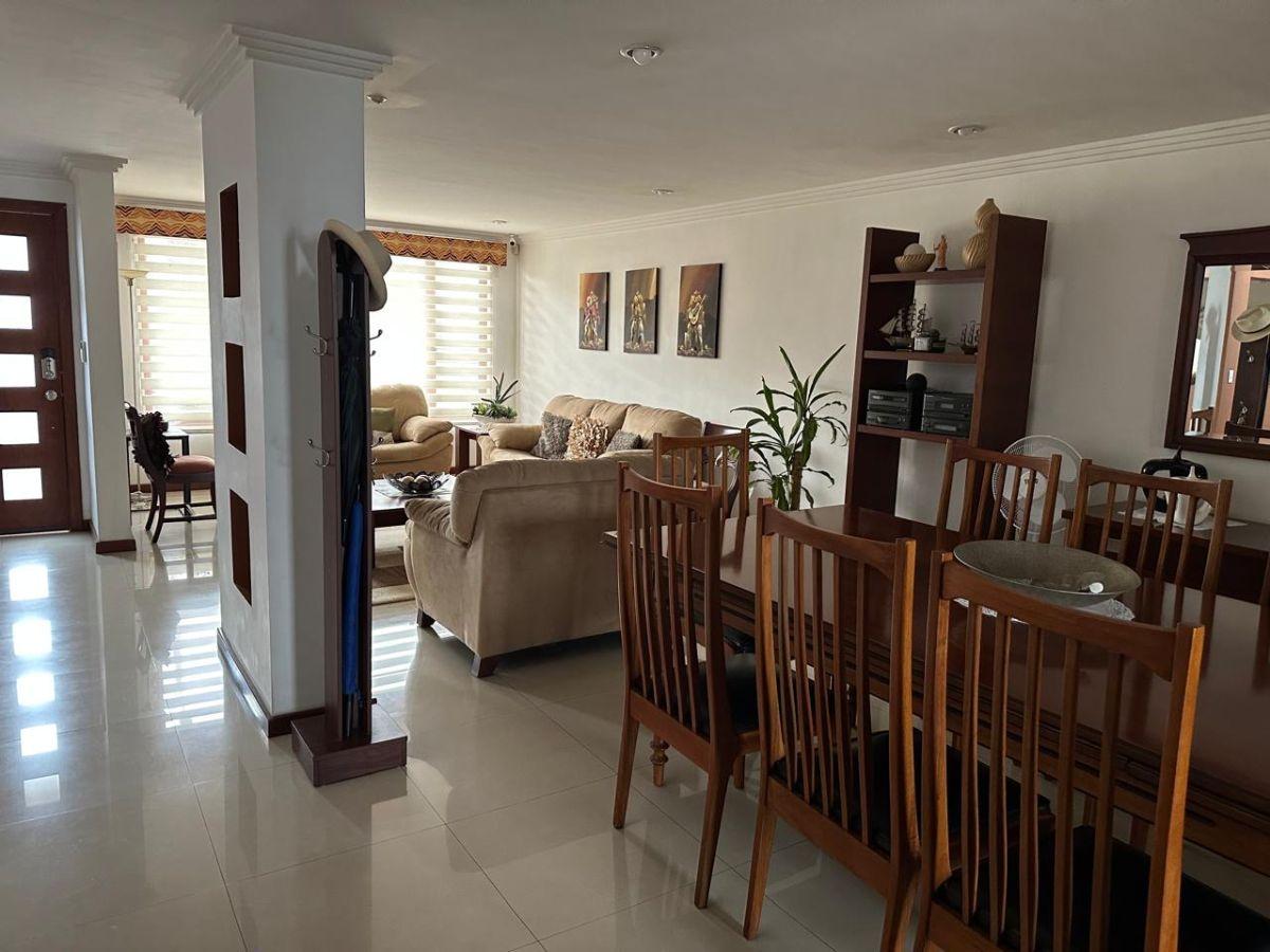 Moderna Casa en Venta, Azuay — imagen 9