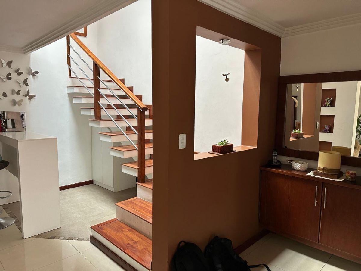 Moderna Casa en Venta, Azuay — imagen 7