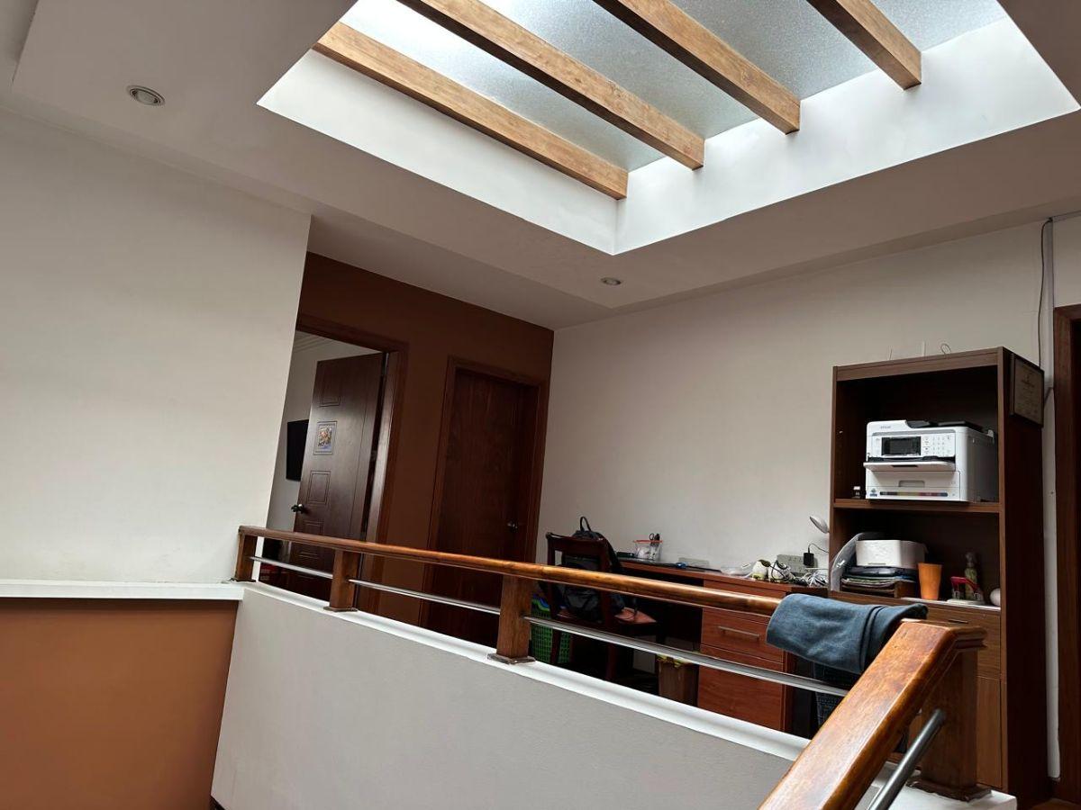 Moderna Casa en Venta, Azuay — imagen 6