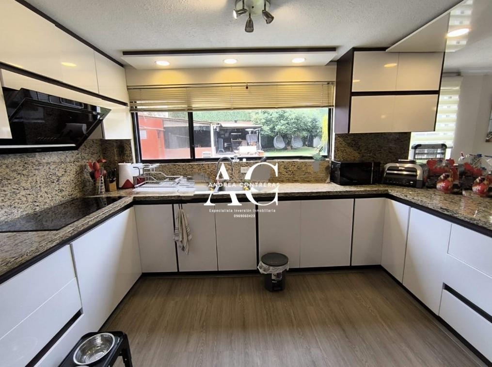 Casa Grande Sin Adosamientos y Jardin — imagen 3