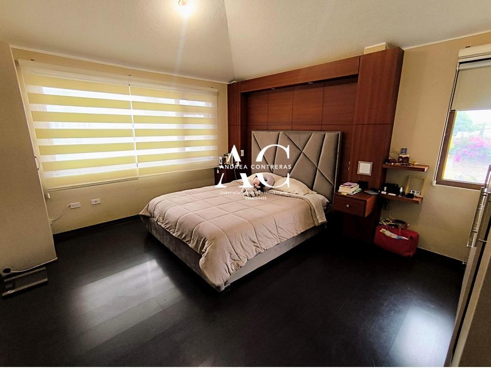Casa Grande Sin Adosamientos y Jardin — imagen 2