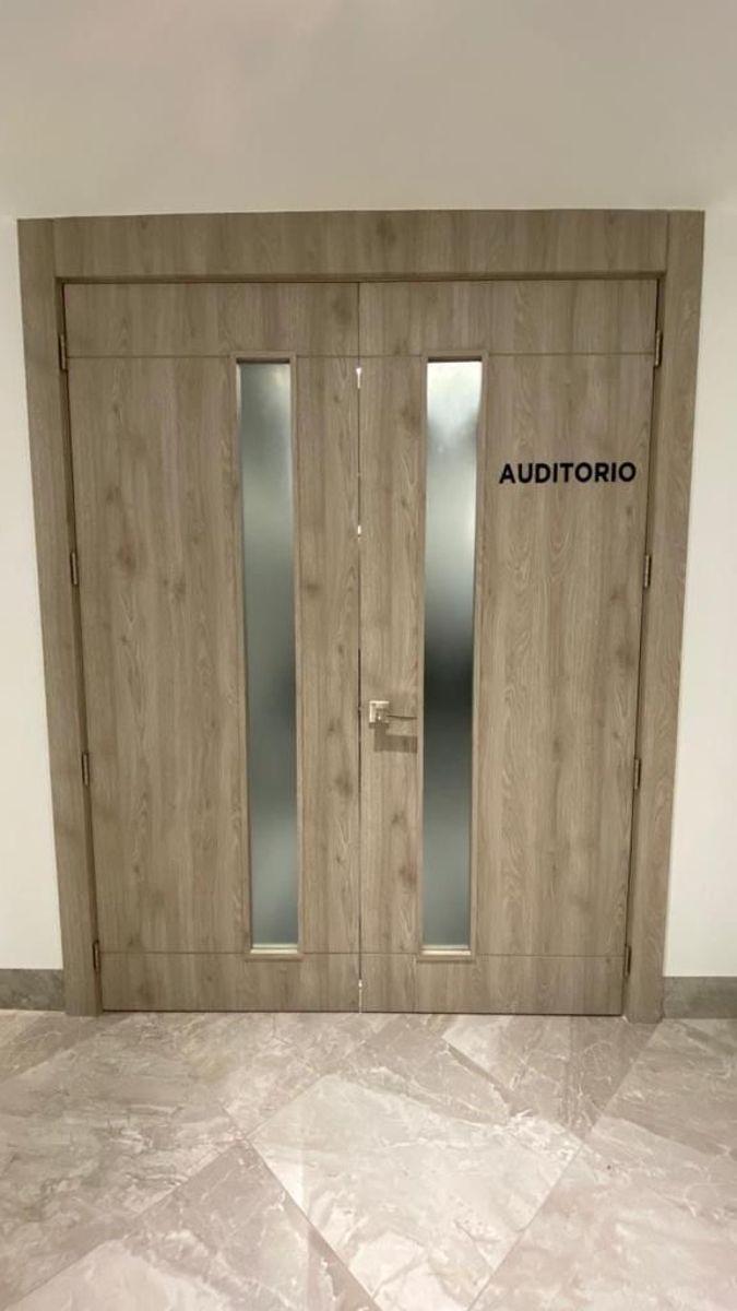 Vendo Moderna Oficina Platinium 1, con Vista Panorámica a La Av Leon F Cordero, Guayas — imagen 5