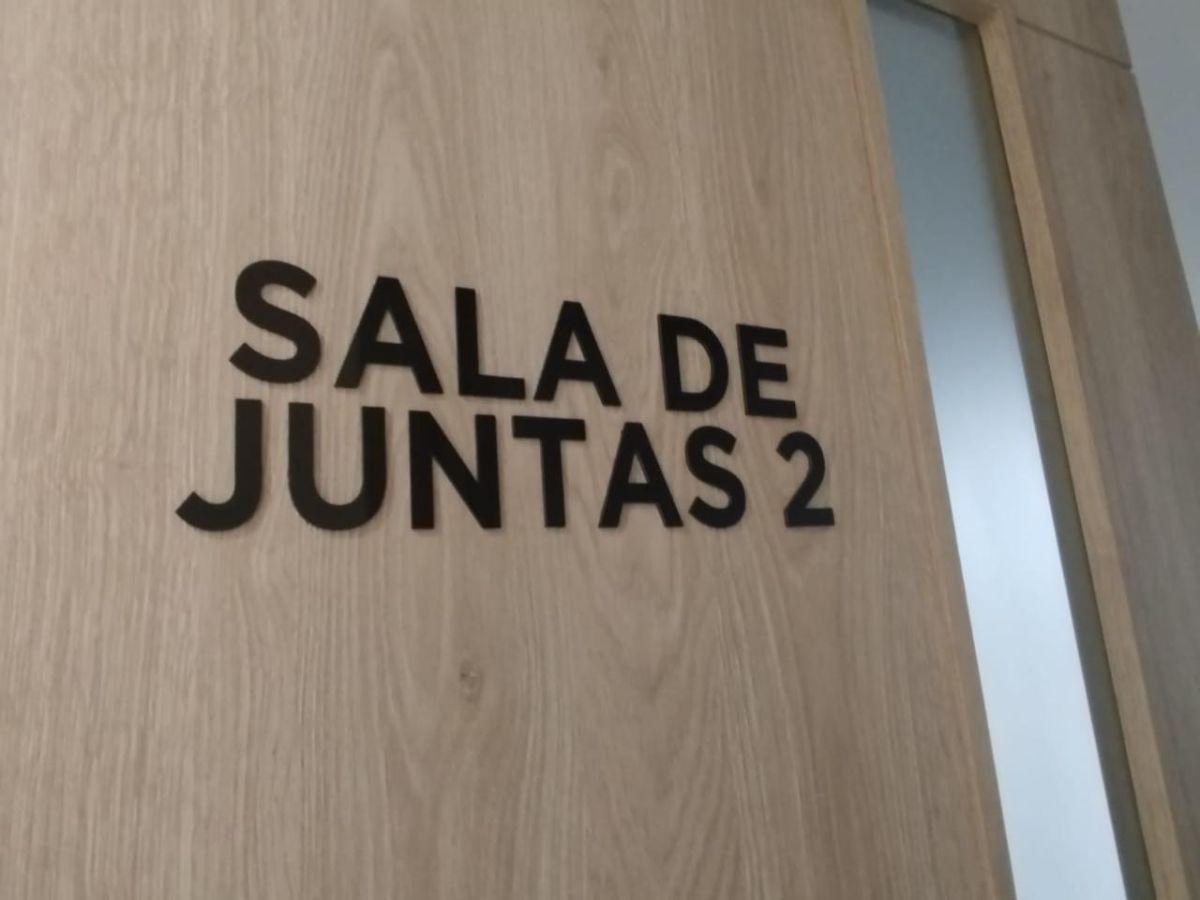 Vendo Moderna Oficina Platinium 1, con Vista Panorámica a La Av Leon F Cordero, Guayas — imagen 4