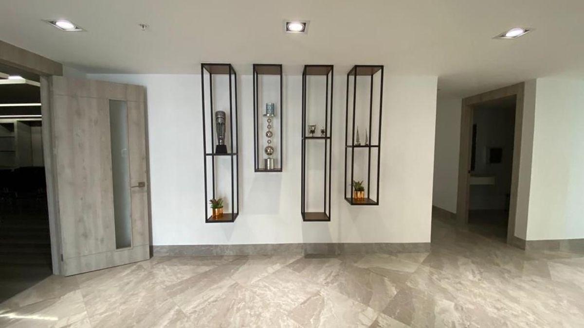 Vendo Moderna Oficina Platinium 1, con Vista Panorámica a La Av Leon F Cordero, Guayas — imagen 2