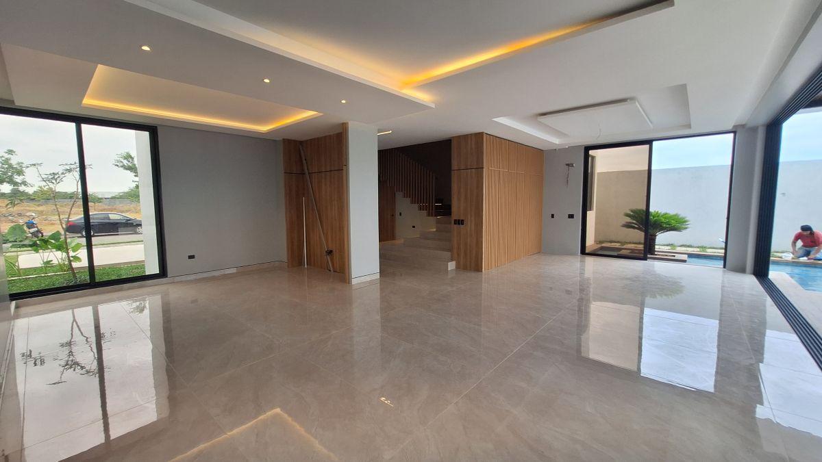 Casa de 550 m² con 4 Dorm. en Venta en Samborondón, Guayas — imagen 4