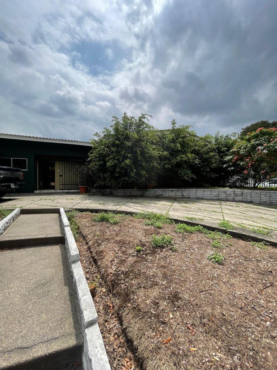 Casa en Venta Una Sola Planta de Cuatro Dorm., Av Principal de Los Ceibos, Guayas — imagen 10