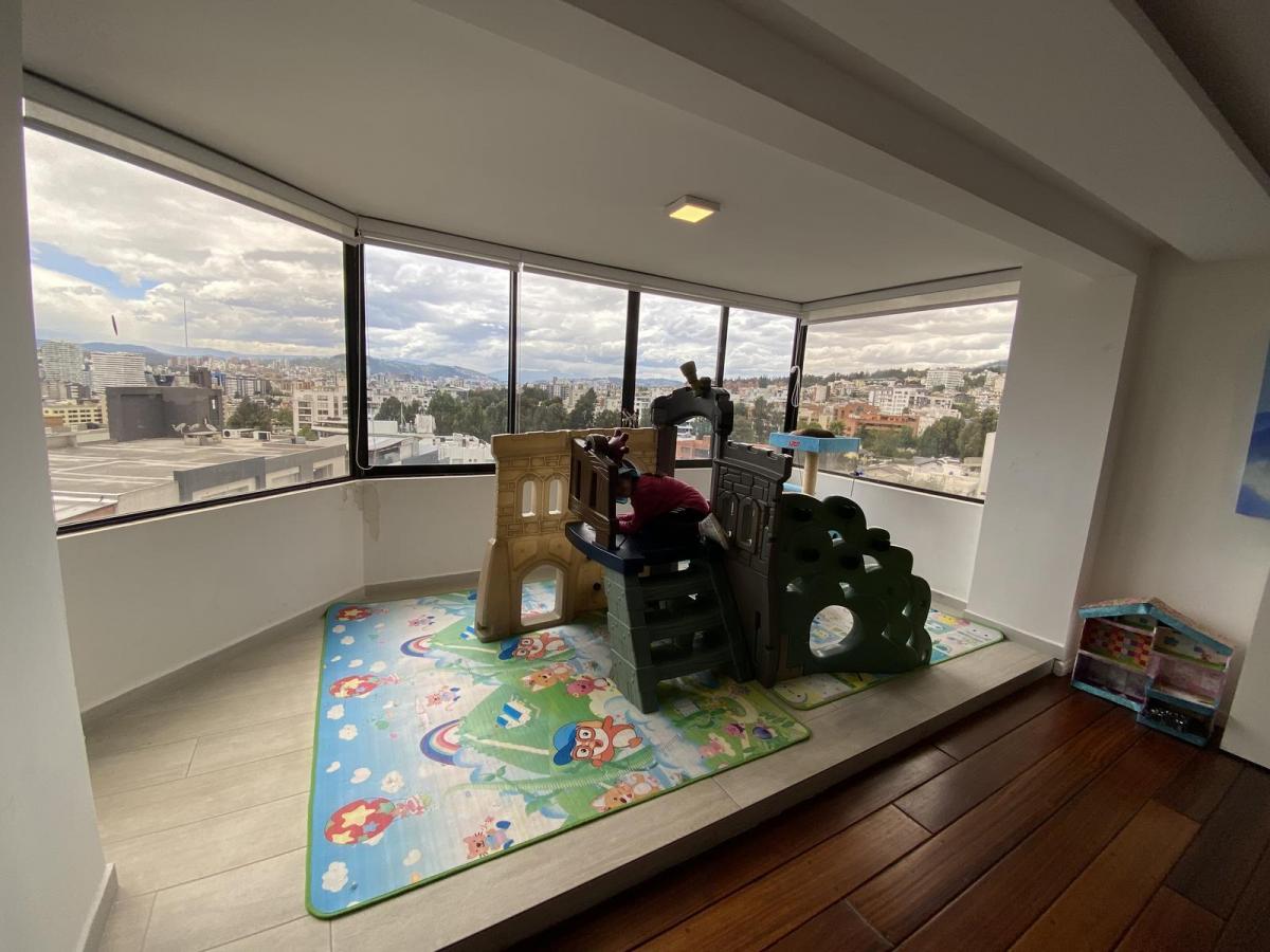 Departamento en Venta en Quito Tenis, Amplio, Linda Vista, Balcón, 4 Dorm. — imagen 5
