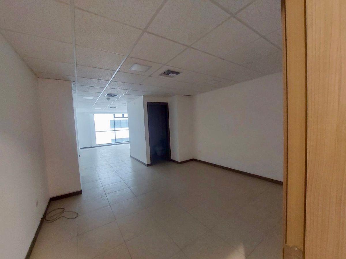 Vendo o Alquilo Oficina Emporium, Guayas — imagen 10