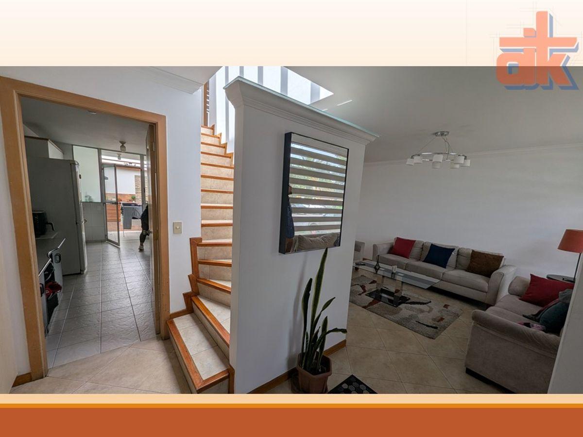 Casa Remodelada a m del Hosp. Metropolitano Cumbayá — imagen 3