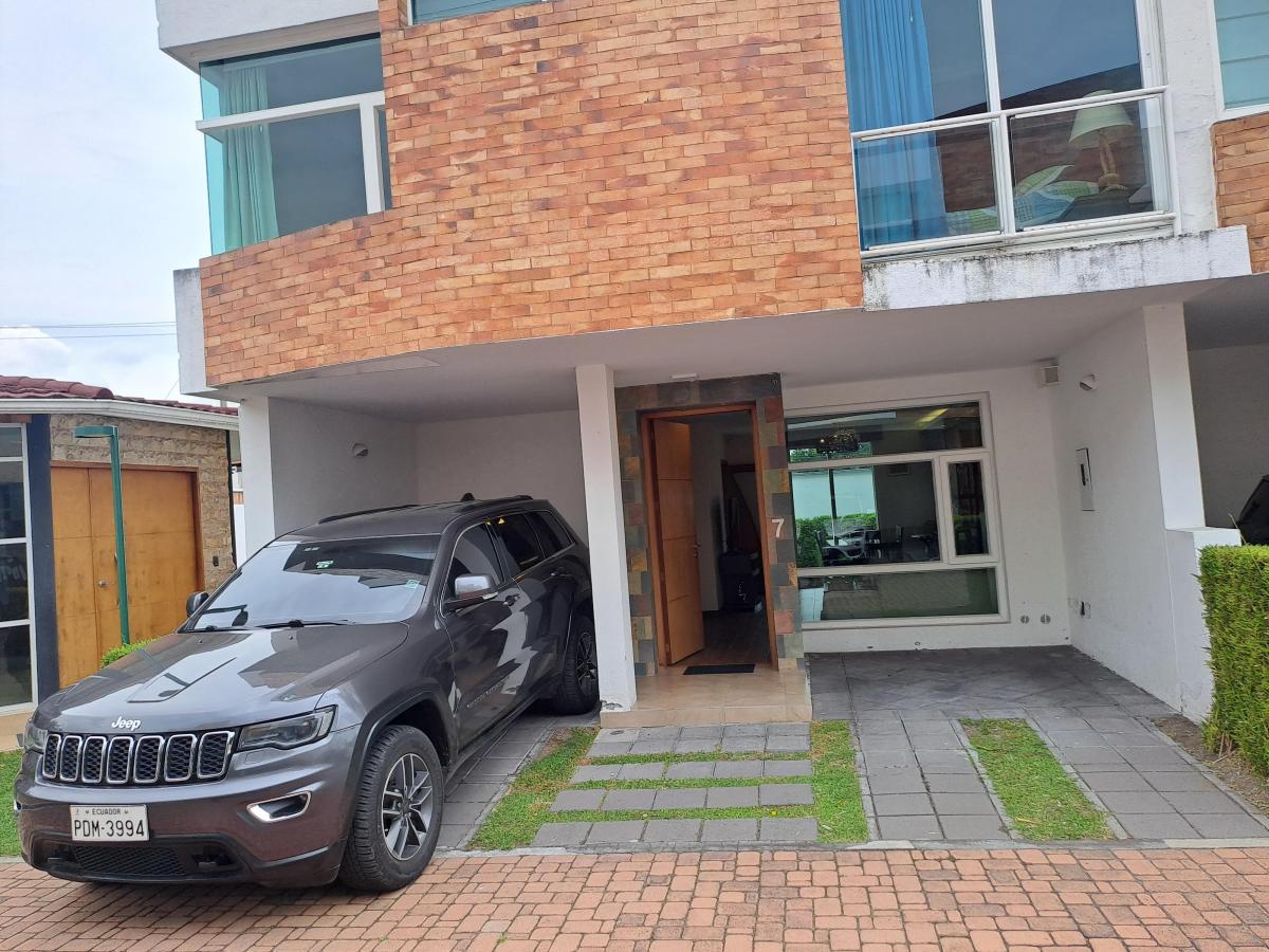 Vendo Casa en Conjunto Sector Cumbayá — imagen 10